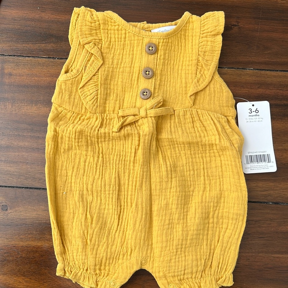 Emily and Oliver Baby romper size 3 to 6 months snap bottom New